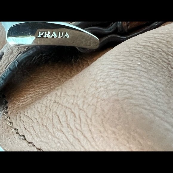 Prada shoulder bag Vitello Daino Buckle with coin purse attachment - Picture 10 of 17